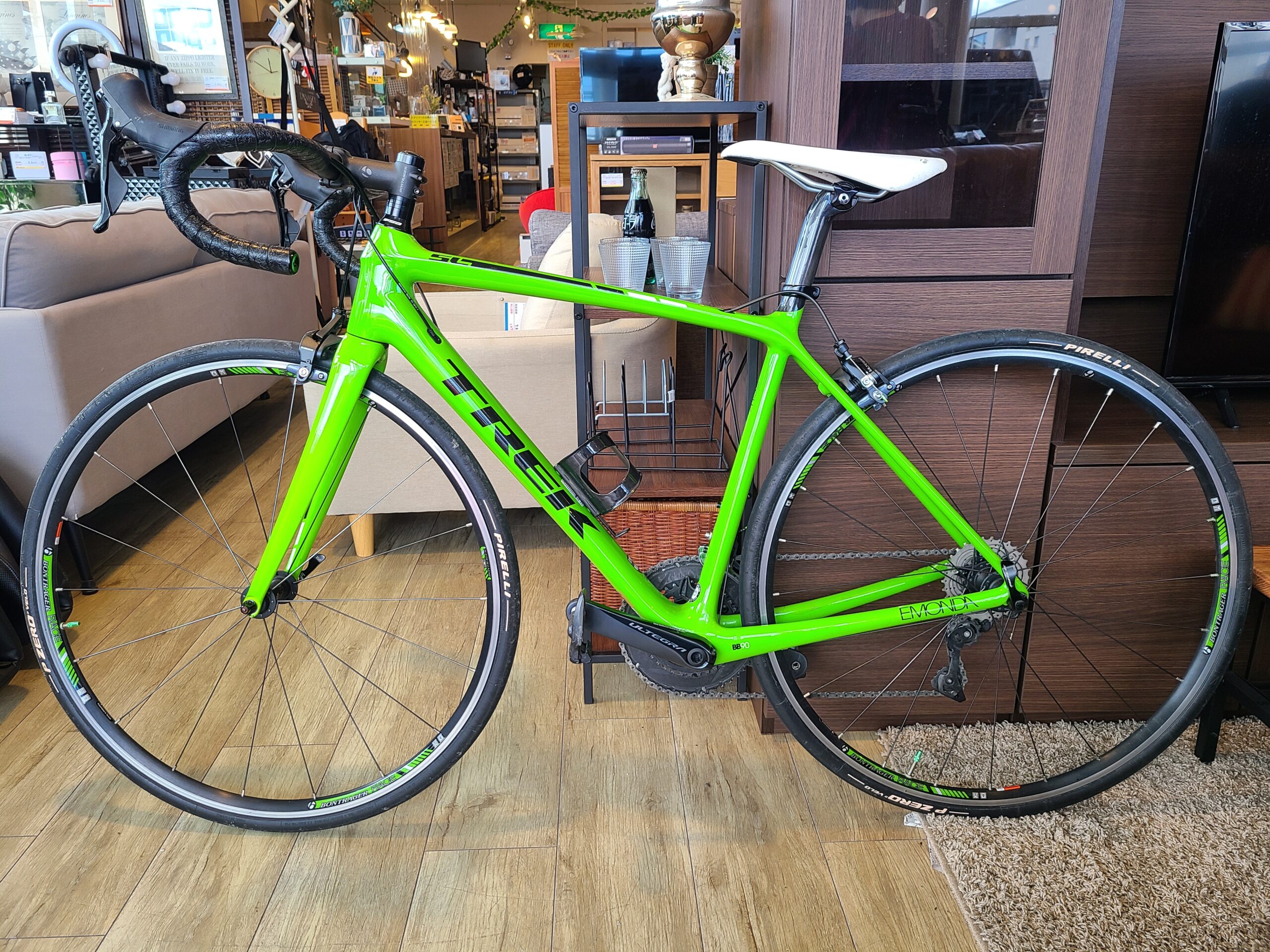 【発送可能】 TREK トレック OCLV 500 フロントギア ペダル付き TREK 2018年モデル：500シリーズOCLVカーボン採用のÉmonda SL