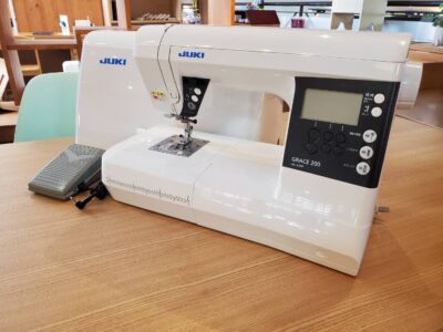 JUKI　ジューキ　コンピューターミシン　GRACE200　自動糸切り機能　フットコントローラー付き　針糸通し機能　ミシン　電動　ハイスペック　リサイクルショップ　再良市場　天白　名東　昭和　千種　瑞穂　緑　日進　豊明　東郷　おススメ　オススメ　中古　美品