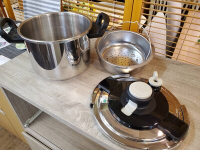 t-fal　ティファール　クリプソクレール　ワンタッチ開閉圧力なべ　ワンタッチ式　圧力なべ　エコ　クッキング　キッチン雑貨　鍋　蒸し器　電磁調理器　ハロゲン　セラミック　圧力調整おもり　4人用　6人用　大きめ　リサイクル　最良市場　天白区　名東区　昭和区　千種区　瑞穂区　緑区　日進市　豊明市　東郷町　買取　出張買取　高価買取　販売　お値打ち　特価　1点物　1点モノ　早い者勝ち　おすすめ　おしゃれ　中古品
