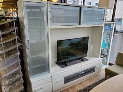 リビングボード　ホワイト　大型　リビング収納　壁面収納　テレビボード　大型テレビボード　ハイタイプ　大容量収納　リサイクルショップ　再良市場　天白　名東　昭和　千種　瑞穂　緑　日進　豊明　東郷　おススメ　オススメ お洒落　オシャレ　中古