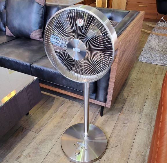 メタルトリプルファン 扇風機 インテリア おしゃれ イエローゴールド 希少品 翌日お届け対応｜p10/あす楽_カインズ/シルバー/ブラウン