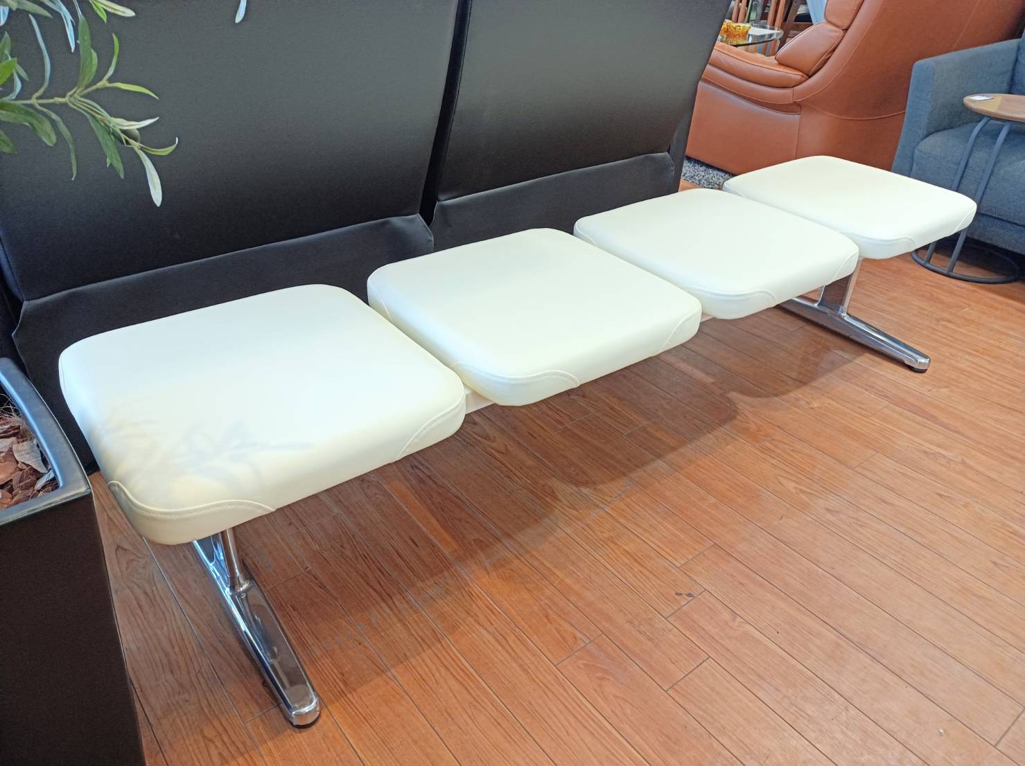 NOYES ノイエス デシベルトラディショナル 両ひじ 3Pソファ Decibel Traditional 3人掛け両ひじ」 製品詳細ページ | 国産