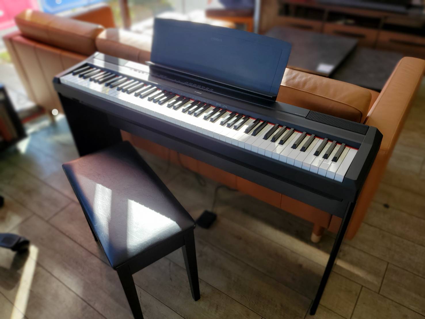 お取引中】YAMAHA 電子ピアノ CLP-220 【無料配送可能】