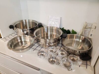 未使用　未使用品　Amway　QUEEN　AmwayQUEEN　アムウェイ　クィーン　クックウェア　無水調理鍋　鍋　フライパン　ノンスティックグリルパン　シチューパンセット　4Lシチューパン　6Lシチューパン　万能カップ　内なべ　傘ね調理　時短　タイパ　コスパ　リサイクルショップ　再良市場　天白　名東　昭和　千種　瑞穂　緑　日進　豊明　東郷　おススメ　オススメ お洒落　オシャレ　美品