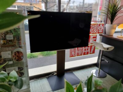 TOSHIBA　東芝　65V型　65型　65インチ　有機ELテレビ　有機EL4Kテレビ　4Kテレビ　4K対応　スマートテレビ　テレビスタンド付き　REGZA　レグザ　Bluetooth対応　ネット動画　動画配信サービス　4Kチューナー内蔵　ネット接続　壁掛　無線LAN　VOD　NETFLIX　YouTube　アマプラ　Hulu　スチール製フレーム　リサイクルショップ　再良市場　天白　名東　昭和　千種　瑞穂　緑　日進　豊明　東郷　おススメ　オススメ お洒落　オシャレ　中古