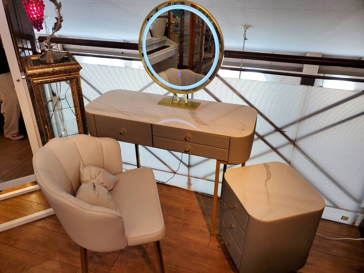 専用。シャビーシック ペインティング サイドボード 良品 白家具