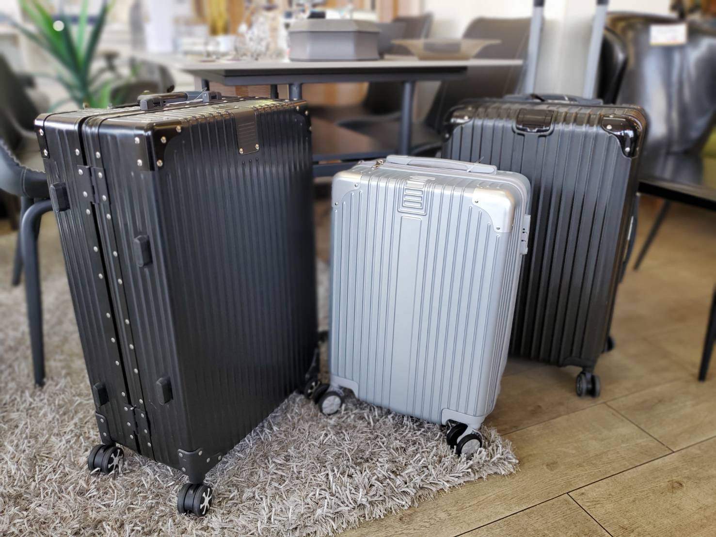 ☆モデルルーム展示品 キャリーケース Mサイズ Sサイズ ブラック