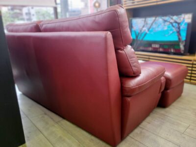 本革　本革使用　革張り　レザー　3シーター　ソファ　3人掛け　2.5シーター　2.5人掛け　オットマン付き　足置き付き　レッドカラー　ワインレッド　ハイバック　合皮　大型ソファ　インパクト　個性的　赤いソファ　リサイクル　最良市場　天白区　名東区　昭和区　千種区　瑞穂区　緑区　日進市　豊明市　東郷町　買取　出張買取　高価買取　販売　お値打ち　特価　1点物　1点モノ　早い者勝ち　おすすめ　おしゃれ　中古品