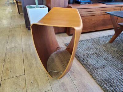 FREDERICIA　フレデリシア　GALLERYstool　ギャラリースツール　GALLERYスツール　HansSandgrenJakobsen　ハンス・サンガイン・ヤコブセン　デザイン家具　デザイナーズ家具　デンマーク　北欧　ウォールナット　ウォルナット　曲木　曲げ木　プライウッド　成型合板　クラシック家具　頑丈　軽量　コンパクト　イス　チェア　スツール　リサイクル　最良市場　天白区　名東区　昭和区　千種区　瑞穂区　緑区　日進市　豊明市　東郷町　買取　出張買取　高価買取　販売　お値打ち　特価　1点物　1点モノ　早い者勝ち　おすすめ　おしゃれ　中古品