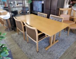 CONDE HOUSE　CondeHouse　カンディハウス　ダイニング5点セット　4人掛け　4人用　ダイニングセット　TLテーブル　LDチェア　アームチェア　本革張り　レザー　革張り　ダイニングチェア　T字脚　旭川家具　天然木　無垢材　ナチュラル　北欧　　レトロ　和モダン　モダン　ヴィンテージ風　アンティーク調　古民家風　カフェ風　リサイクルショップ　再良市場　天白　名東　昭和　千種　瑞穂　緑　日進　豊明　東郷　おススメ　オススメ お洒落　オシャレ　中古　