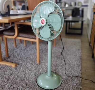 HERMOSA　ハモサ　RETRO FAN　RetroFan　レトロファン　フロア　フロアファン　扇風機　サーキュレーター　リビング扇風機　グリーン　スチール　アナログ　シンプル操作　昭和レトロ　インテリア　アンティーク調　ヴィンテージ風　リサイクルショップ　再良市場　天白　名東　昭和　千種　瑞穂　緑　日進　豊明　東郷　おススメ　オススメ お洒落　オシャレ　中古
