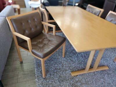 CONDE HOUSE　CondeHouse　カンディハウス　ダイニング5点セット　4人掛け　4人用　ダイニングセット　TLテーブル　LDチェア　アームチェア　本革張り　レザー　革張り　ダイニングチェア　T字脚　旭川家具　天然木　無垢材　ナチュラル　北欧　　レトロ　和モダン　モダン　ヴィンテージ風　アンティーク調　古民家風　カフェ風　
リサイクル　最良市場　天白区　名東区　昭和区　千種区　瑞穂区　緑区　日進市　豊明市　東郷町　買取　出張買取　高価買取　販売　お値打ち　特価　1点物　1点モノ　早い者勝ち　おすすめ　おしゃれ　中古品