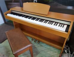 YAMAHA　ヤマハ　電子ピアノ　デジタルピアノ　ARIUS　アリウス　YDP-151　ニューチェリー　ライトブラウン　ペダル一体型　イス付き　椅子付き　GH鍵盤　グレードハンマー鍵盤　88鍵　リサイクルショップ　再良市場　天白　名東　昭和　千種　瑞穂　緑　日進　豊明　東郷　おススメ　オススメ お洒落　オシャレ　中古