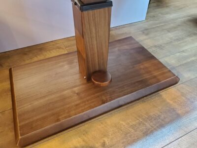 SHIGIYAMA　シギヤマ　シギヤマ家具工業　昇降テーブル　昇降式テーブル　ガス圧式　MILLS　ミルス　センターテーブル　リビングテーブル　ローテーブル　ダイニングテーブル　マルチテーブル　MBR　ブラウンカラー　ウォールナット突板　ウォルナット突板　　デスク　無段階調整　レバー操作　木目　作業台　モダン　カジュアル　カフェ風　インダストリアル　男前　リサイクル　最良市場　天白区　名東区　昭和区　千種区　瑞穂区　緑区　日進市　豊明市　東郷町　買取　出張買取　高価買取　販売　お値打ち　特価　1点物　1点モノ　早い者勝ち　おすすめ　おしゃれ　中古品