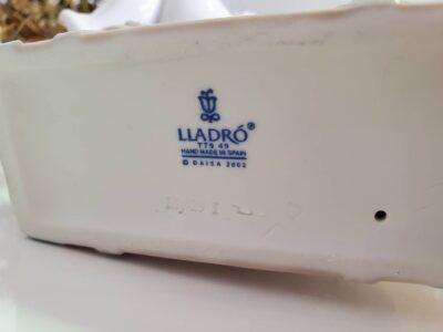 LLADRO　リヤドロ　フィギュリン　フィギュア　　オブジェ　置物　置き物　飾り　ポーセリン　磁器製品　天使　ハワイ限定　トラベル天使　ブティック限定　TravelTheWorldOfLLADRO　パステルカラー　パステル　可愛いフルート　フルートを吹く天使　リヤドロ三兄弟　リサイクル　最良市場　天白区　名東区　昭和区　千種区　瑞穂区　緑区　日進市　豊明市　東郷町　買取　出張買取　高価買取　販売　お値打ち　特価　1点物　1点モノ　早い者勝ち　おすすめ　おしゃれ　中古品　中古美品　キレイ
