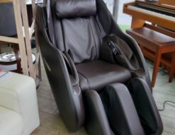 THRIVE　スライヴ　マッサージチェア　月弥　KAGUYA　カグヤ　マッサージ機　マッサージ器　CT-100　ブラウン　合皮　合成皮革　2023年製　高年式　エアーバッグ　自動コース　足裏ヒーター　フットレスト延伸　　　リサイクルショップ　再良市場　天白　名東　昭和　千種　瑞穂　緑　日進　豊明　東郷　おススメ　オススメ お洒落　オシャレ　中古　美品