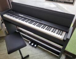 KORG　コルグ　電子ピアノ　デジタルピアノ　2016年製　LP-380　ブラック　88鍵盤　椅子付き　イス付き　ヘッドフォン付き　ヘッドホン付き　RH3　リアルウェイテッドハンマーアクション3　ペダル3本　スリム　コンパクト　フレットデザイン　リサイクルショップ　再良市場　天白　名東　昭和　千種　瑞穂　緑　日進　豊明　東郷　おススメ　オススメ お洒落　オシャレ　中古