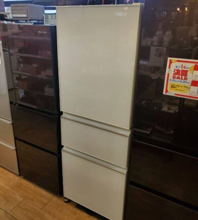 MITSUBISHI　三菱　330L　3ドア　冷蔵庫　冷凍冷蔵庫　2023年製　高年式　MR-CG33H　CGシリーズ　右開き　片開き　ピュアホワイト　ホワイトカラー　野菜室真ん中　ガラスドア　ガラストップ　氷点下ストッカー　スリム　コンパクト　大容量冷凍室　自動製氷　ガラスシェルフ　静音　リサイクルショップ　再良市場　天白　名東　昭和　千種　瑞穂　緑　日進　豊明　東郷　おススメ　オススメ 　中古
