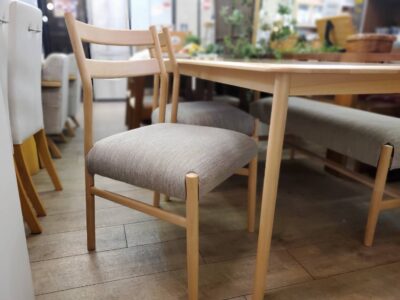 NITORI　ニトリ　ベンチダイニングセット　ダイニング4点セット　4人掛け　4人用　ベンチタイプ　ダイニングセット　ダイニングテーブル　ダイニングチェア　ベンチ　ナチュラル　カントリー　モダン　ビーチ無垢材　ビーチ材　天然木　丸角　ファブリック　カバーリング　食卓テーブル　食卓セット　リサイクル　最良市場　天白区　名東区　昭和区　千種区　瑞穂区　緑区　日進市　豊明市　東郷町　買取　出張買取　高価買取　販売　お値打ち　特価　1点物　1点モノ　早い者勝ち　おすすめ　おしゃれ　中古品