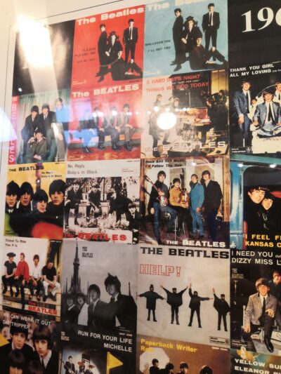 THE BEATLES レコードコレクション ツリーポスター THE BEATLES STORY 大型 45rpm アートポスター 6