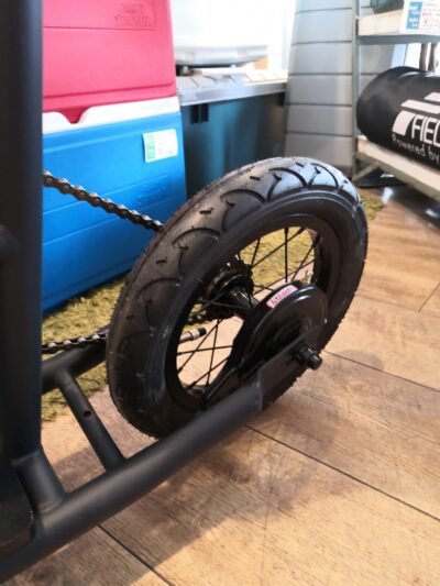 a.n.design works マットブラック 12インチ Caringbah キックボード 自転車 キックスケーター Skurf スカーフ キックボードバイク 2