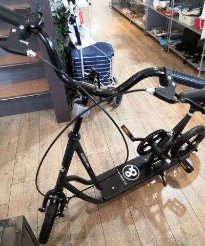 a.n.design works マットブラック 12インチ Caringbah キックボード 自転車 キックスケーター Skurf スカーフ キックボードバイク 8