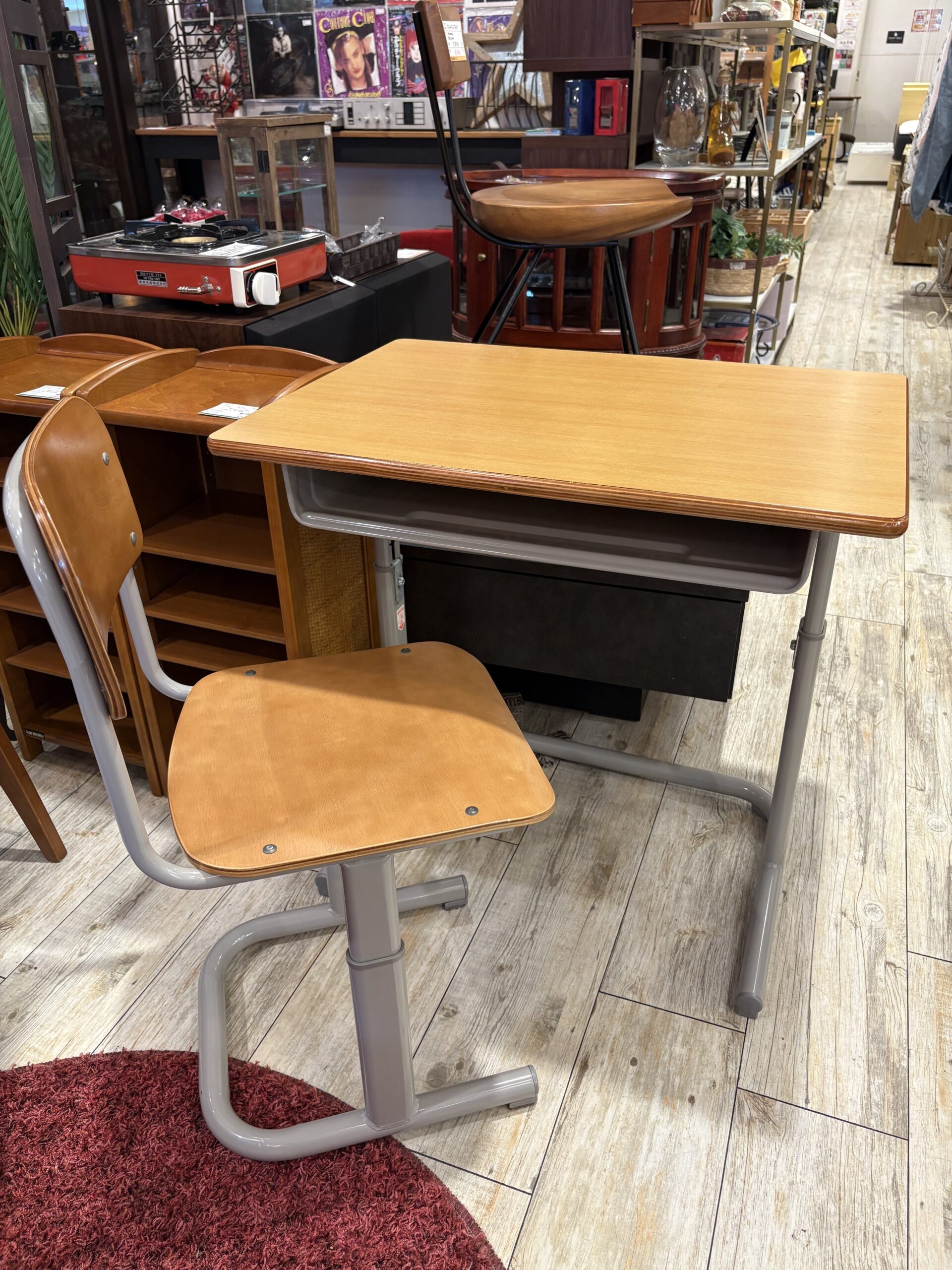 中古品】 学習デスク＆チェアセット コクヨ 昭和レトロ 学校用 買取