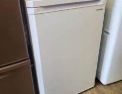 IRIS OHYAMA　アイリスオーヤマ　85L　1ドア　冷凍庫　フリーザー　前開き　右開き　片開き　ホワイト　2022年製　IUSD-9B　サブ冷凍庫　2台目　直冷式　まとめ買い　作り置き　ふるさと特産品　保存　クリアトレー　引き出しタイプ　リサイクルショップ　再良市場　天白　名東　昭和　千種　瑞穂　緑　日進　豊明　東郷　おススメ　オススメ お洒落　オシャレ　中古　　