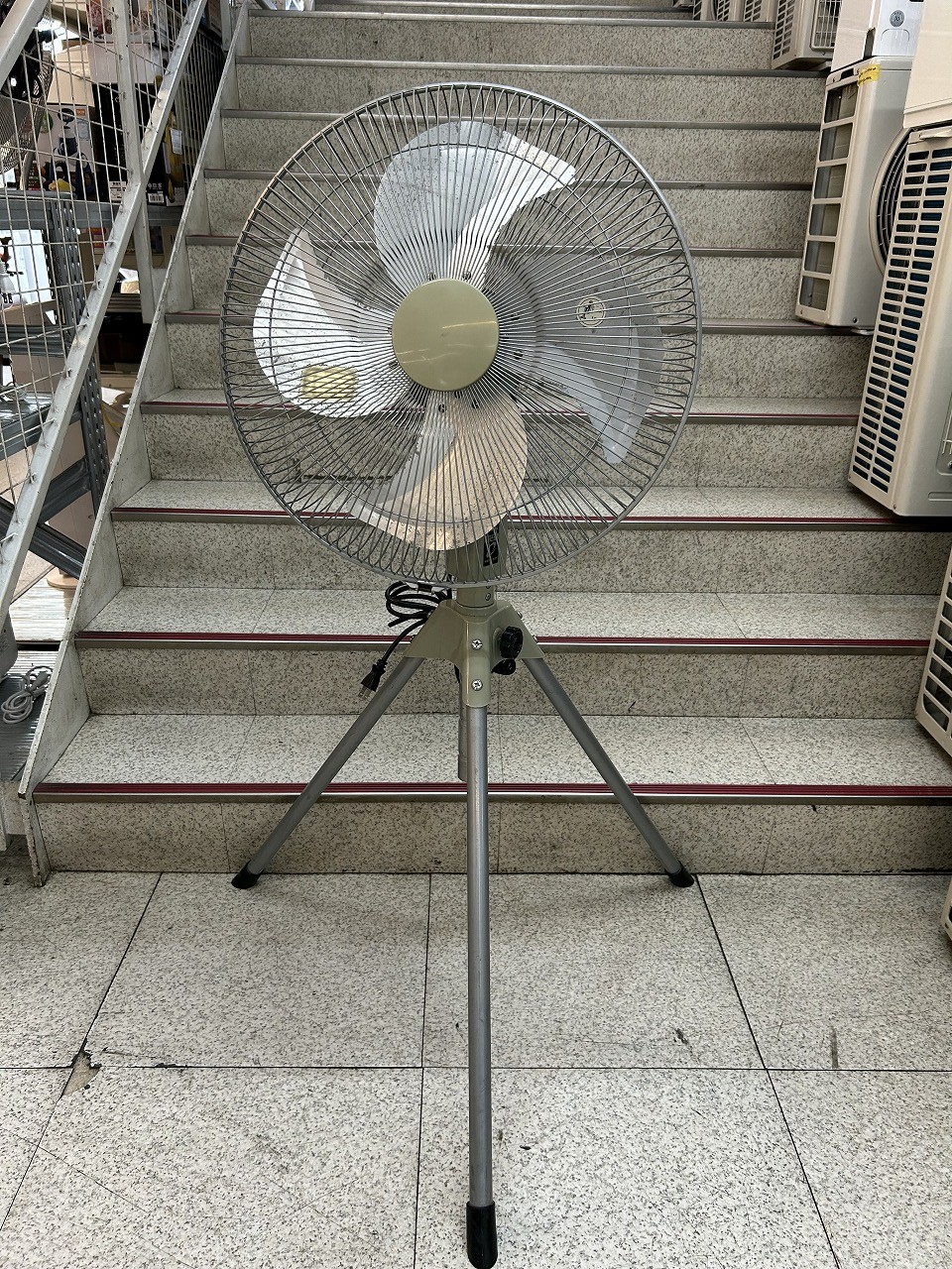 YUASA 45cm工場扇 スタンドタイプ 工業扇 大型扇風機 送風機 空調 YUASA 45cm工場扇 スタンドタイプ 工業扇 大型扇風機 送風機 空調