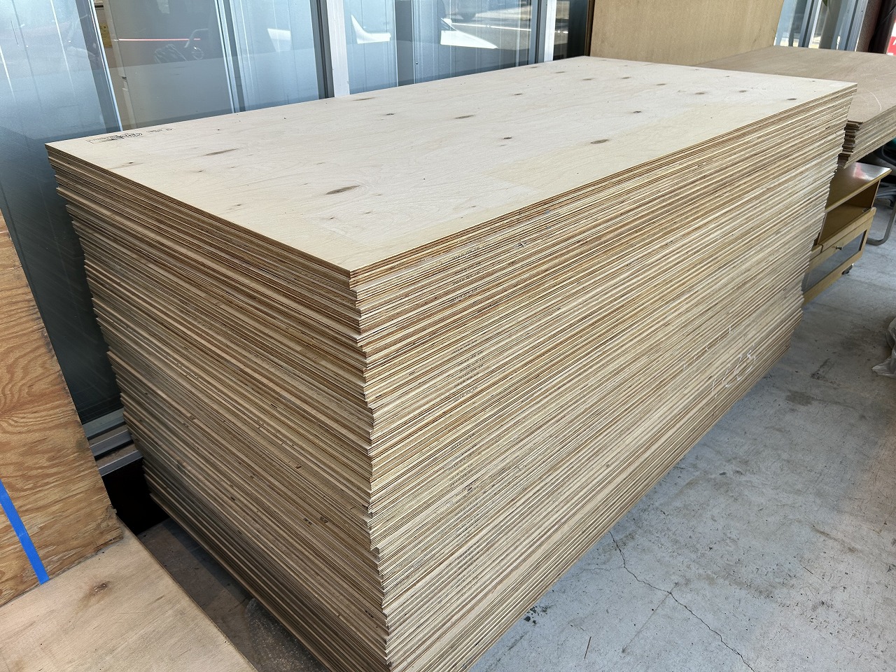 未使用品 コンパネ ベニヤ 合板 建材 3×6 多数買取しました！ 25年7月 