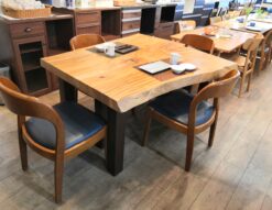 無垢材 一枚板 天然木 ダイニングテーブル SHIRAKAWA シラカワ 飛騨の家具 アームレス ダイニングチェア