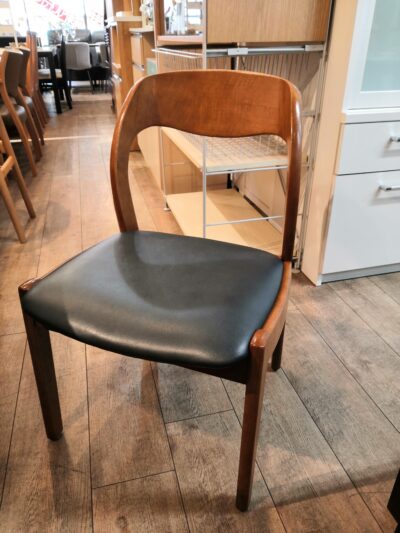 無垢材 一枚板 天然木 ダイニングテーブル SHIRAKAWA シラカワ 飛騨の家具 アームレス ダイニングチェア 1