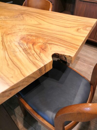 無垢材 一枚板 天然木 ダイニングテーブル SHIRAKAWA シラカワ 飛騨の家具 アームレス ダイニングチェア 10