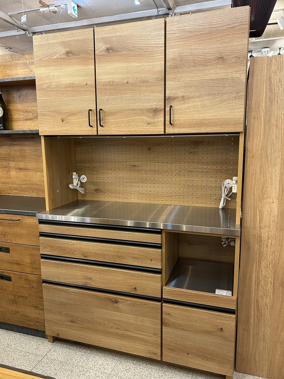 シギヤマ家具　レンジボード 展示処分品のシギヤマ家具のレンジボードになります。