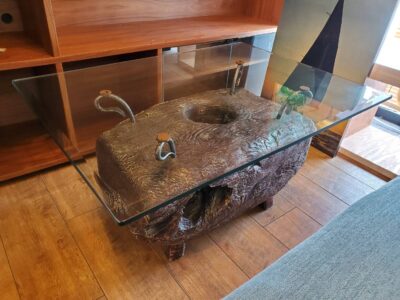 KAJA　カジャ　古木ガラスローテーブル　古木ガラスセンターテーブル　ガラステーブル　センターテーブル　ローテーブル　コーヒーテーブル　古木使用　チーク材　チーク古木　ヴィンテージ風　アンティーク調　ビンテージ風　レトロモダン　和モダン　古民家風　カフェ風　インテリア　リゾート風　アジアンテイスト　リサイクルショップ　再良市場　天白　名東　昭和　千種　瑞穂　緑　日進　豊明　東郷　おススメ　オススメ お洒落　オシャレ　中古　美品

