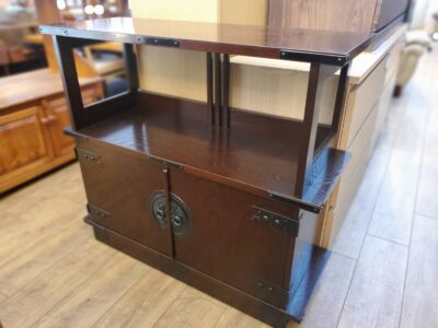南部家具　茶棚　飾り棚　南部飾り棚　キャビネット　サイドボード　民芸家具　伝統工芸家具　差風　レトロ　昭和レトロ　古民家風　茶箪笥　時代箪笥　飾り金具　彫金金具　摺り漆塗り　岩谷堂風　リサイクルショップ　再良市場　天白　名東　昭和　千種　瑞穂　緑　日進　豊明　東郷　おススメ　オススメ お洒落　オシャレ　中古