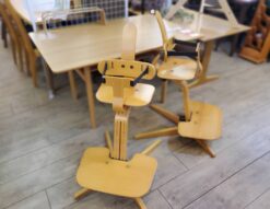 STOKKE　ストッケ　SITTI　シッティ　ベビーチェア　ハイチェア　キッズチェア　ダイニングチェア　デスクチェア　子供用椅子　　　ベビー用品　北欧　ナチュラル　プライウッド　ピーター・オプスヴィック　X型脚　廃番品　廃盤品　希少　リサイクルショップ　再良市場　天白　名東　昭和　千種　瑞穂　緑　日進　豊明　東郷　おススメ　オススメ お洒落　オシャレ　中古