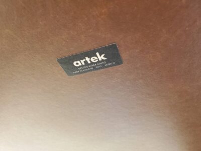 artek　アルテック　90A　アアルトテーブル　ラウンドテーブル　円形　丸型　テーブル　ダイニングテーブル　ワークデスク　カフェテーブル　バーチ材　バーチ無垢材　北欧　北欧モダン　モダン　L-レッグ　ホワイトラミネート　ナチュラル　シンプル　AlvarAalto　　デザイン家具　デザイナーズ家具　リサイクル　最良市場　天白区　名東区　昭和区　千種区　瑞穂区　緑区　日進市　豊明市　東郷町　買取　出張買取　高価買取　販売　お値打ち　特価　1点物　1点モノ　早い者勝ち　おすすめ　おしゃれ　中古品