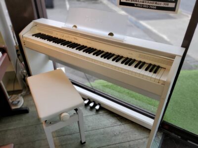 CASIO　カシオ　Privia　PriviA　プリヴィア　プリビア　電子ピアノ　デジタルピアノ　2017年製　PX-760　ホワイト　88鍵盤　高低自在椅子付き　椅子付き　イス付き　象牙調　黒檀調　鍵盤　ペダル一体型　初心者　中級者　上級者　リサイクルショップ　再良市場　天白　名東　昭和　千種　瑞穂　緑　日進　豊明　東郷　おススメ　オススメ お洒落　オシャレ　中古