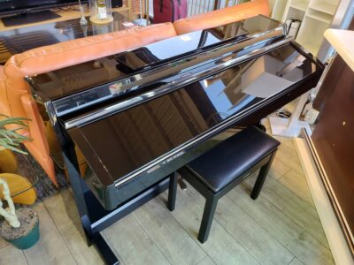 YAMAHA　ヤマハ　電子ピアノ　Clavinova　クラビノーバ　デジタルピアノ　ペダル一体型　ペダル付　高低自在椅子付き　イス付き　アップライトピアノ調　グランドピアノ調　黒色艶出し　88鍵盤　ダンパー　ソフトペダル　ソステヌートペダル　ツヤあり　GH3鍵盤　　リサイクル　最良市場　天白区　名東区　昭和区　千種区　瑞穂区　緑区　日進市　豊明市　東郷町　買取　出張買取　高価買取　販売　お値打ち　特価　1点物　1点モノ　早い者勝ち　おすすめ　おしゃれ　中古品