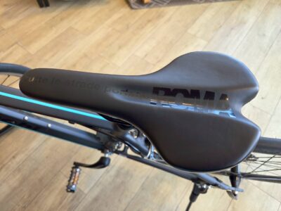 Bianchi / ビアンキ　ROMA 4 / ローマ4　クロスバイク　430㎜　マットダークグレー　チェレステカラー