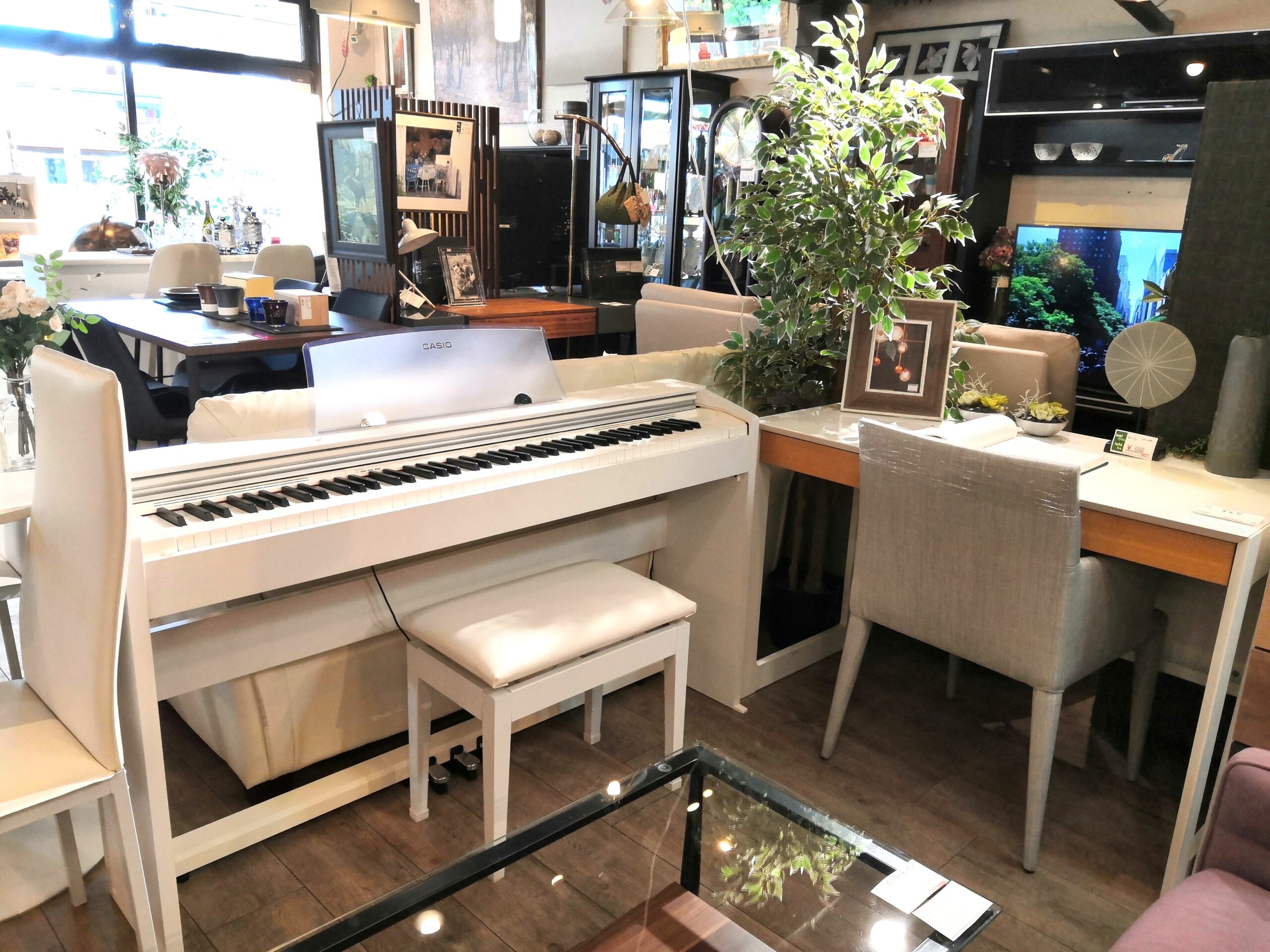 CASIO カシオ プリヴィア Privia ホワイトウッド調電子ピアノ椅子付き カシオ CASIO 電子ピアノ Privia（プリヴィア）ホワイト [88鍵盤