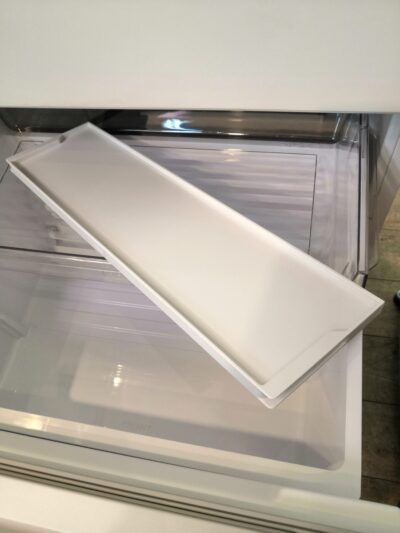 Panasonic 2024年製 マットホワイト NR-C33ES1-W 薄型 フラットデザイン 3ドア 326L 冷凍冷蔵庫 4