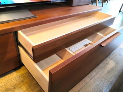 IDC大塚家具取り扱い 岡家具 ドーソンⅡ 壁面収納 ブラウン系 ロータイプ 55インチまで対応 TVボード リビングボード 7