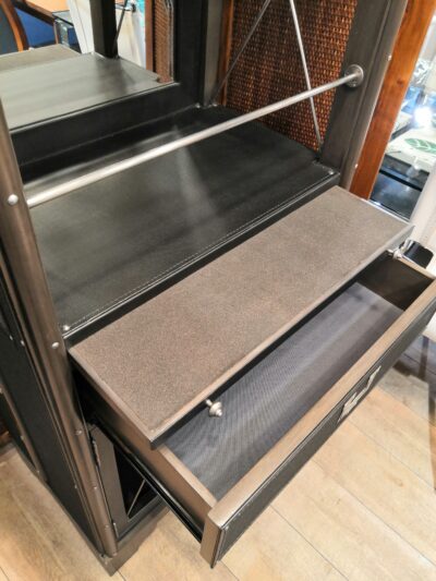 ASPLUND CONTRACT アスプルンドコントラクト PRIZMIC＆BRILL 革張り バーキャビネット ボイジャーバックバー ワインラック 4
