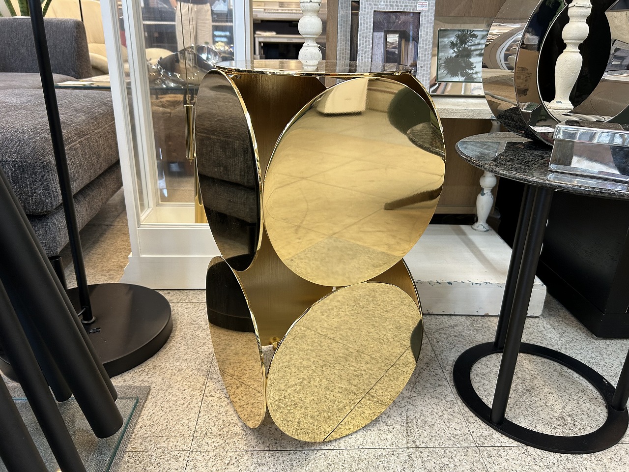Minotti ミノッティ Leger レジャー サイドテーブル 16万 Minotti ミノッティ Leger レジャー サイドテーブル 16万 - メルカリ