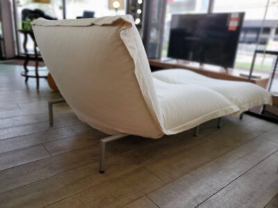 ligne roset　LigneRoset　リーンロゼ　リーン・ロゼ　Calin　カラン　ROSETCalin　ロゼカラン　1シーター　1人掛け　1人用　ソファ　パーソナルソファ　オットマン付き　足置き付き　ホワイト　カバーリング　リクライニング　リクライニングソファ　モダン　PascalMourgue　パスカルムールグ　デザイン家具　デザイナーズ家具　スチール脚　リサイクル　最良市場　天白区　名東区　昭和区　千種区　瑞穂区　緑区　日進市　豊明市　東郷町　買取　出張買取　高価買取　販売　お値打ち　特価　1点物　1点モノ　早い者勝ち　おすすめ　おしゃれ　中古品　中古美品　キレイ