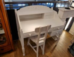 豊田たんす　OAK SHOP　OakShop　オークショップ　デスク＆チェア　2点セット　デスク　チェア　イス　　机　学習机　作業机　PCデスク　椅子付き　オーク材　ナラ材　無垢材　ホワイト　大人プリンセス　シャビー　　アンティーク調　ヴィンテージ風　リサイクルショップ　再良市場　天白　名東　昭和　千種　瑞穂　緑　日進　豊明　東郷　おススメ　オススメ お洒落　オシャレ　中古