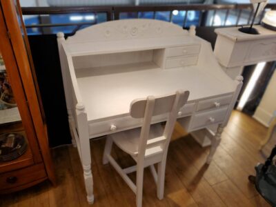 豊田たんす　OAK SHOP　OakShop　オークショップ　デスク＆チェア　2点セット　デスク　チェア　イス　　机　学習机　作業机　PCデスク　椅子付き　オーク材　ナラ材　無垢材　ホワイト　大人プリンセス　シャビー　　アンティーク調　ヴィンテージ風　リサイクルショップ　再良市場　天白　名東　昭和　千種　瑞穂　緑　日進　豊明　東郷　おススメ　オススメ お洒落　オシャレ　中古