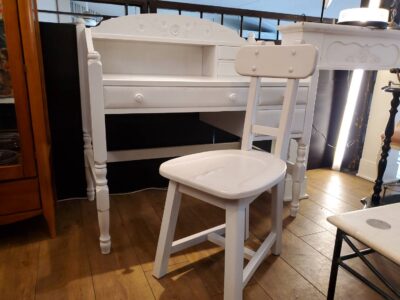 豊田たんす　OAK SHOP　OakShop　オークショップ　デスク＆チェア　2点セット　デスク　チェア　イス　　机　学習机　作業机　PCデスク　椅子付き　オーク材　ナラ材　無垢材　ホワイト　大人プリンセス　シャビー　　アンティーク調　ヴィンテージ風　
リサイクル　最良市場　天白区　名東区　昭和区　千種区　瑞穂区　緑区　日進市　豊明市　東郷町　買取　出張買取　高価買取　販売　お値打ち　特価　1点物　1点モノ　早い者勝ち　おすすめ　おしゃれ　中古品